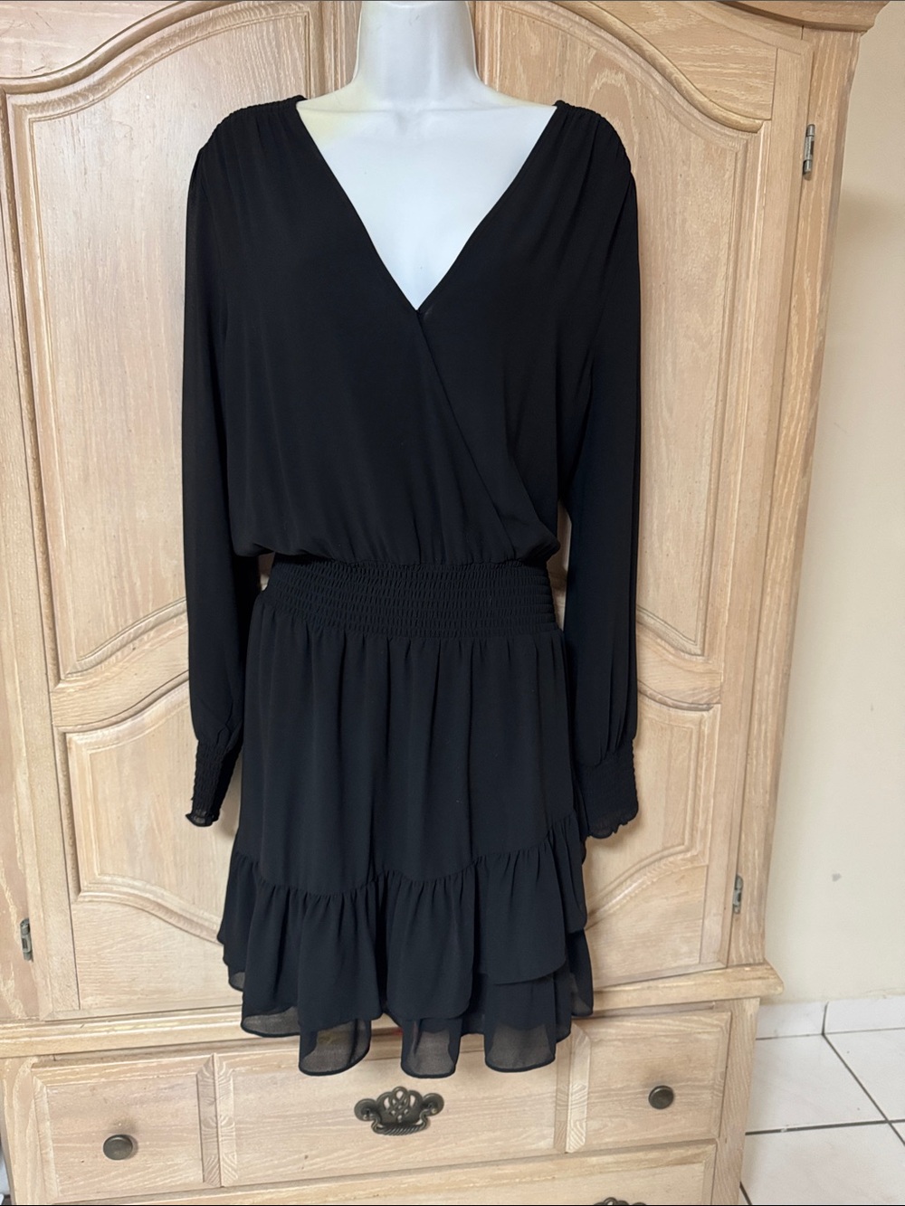 NEW MICHAEL Michael Kors Black Long-Sleeve Smocked Waist Tiered Dress - Picture 2 of 11